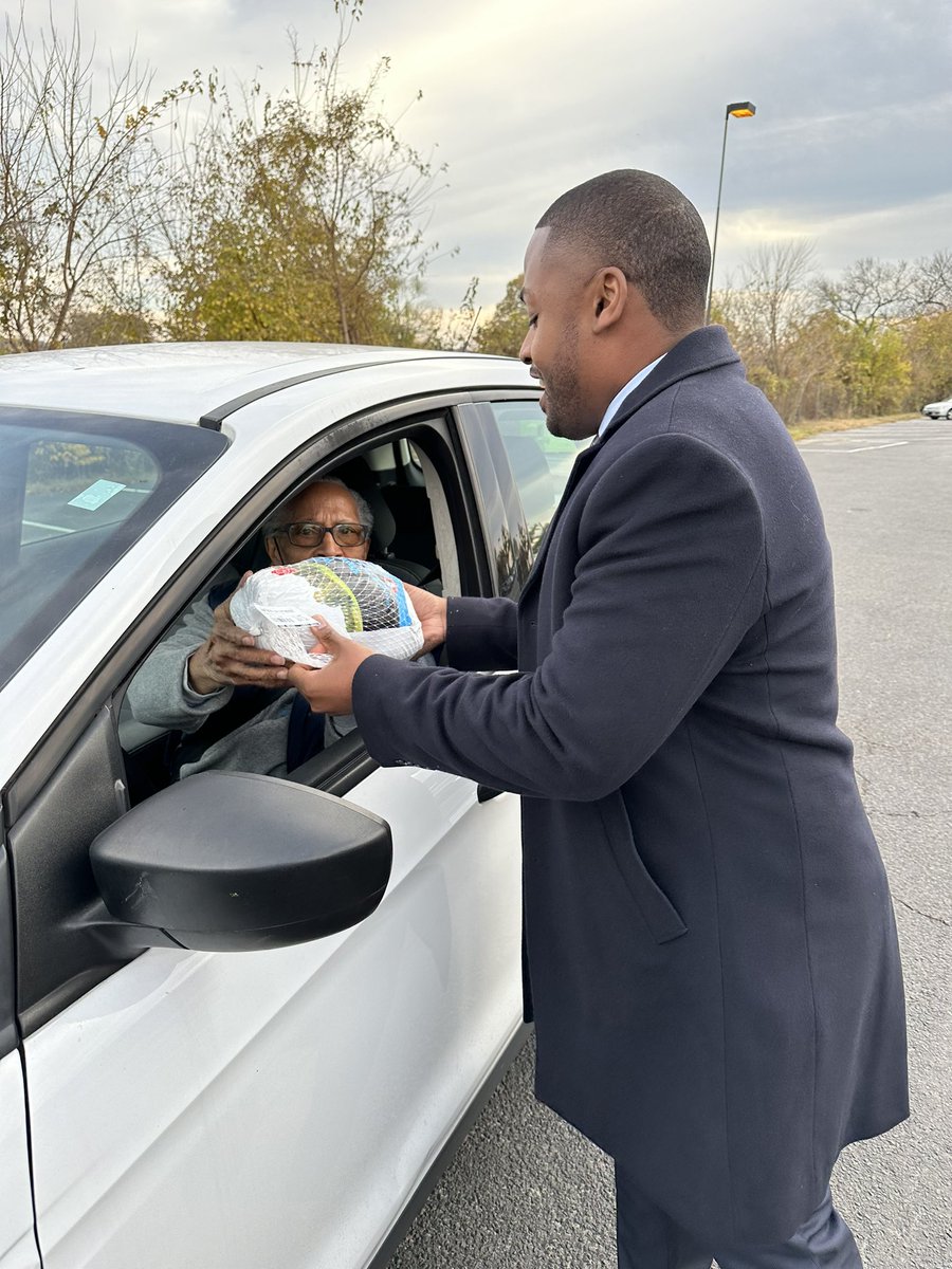 CMZParker5's tweet photo. My team hosted our holiday turkey giveaway today. 35% of Washingtonians face food insecurity, meaning the holidays bring added uncertainty about putting food on the table. We sent food across Ward 5 to hundreds of neighbors because we all deserve a good meal this holiday season. https://t.co/5ZTVYIhH17