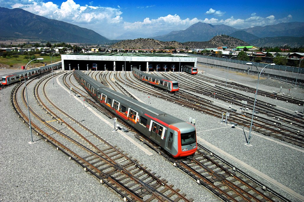 __powa's tweet photo. RT @metrodesantiago: El tren más largo del mundo
-Según Talca https://t.co/lf8Lz4puaO