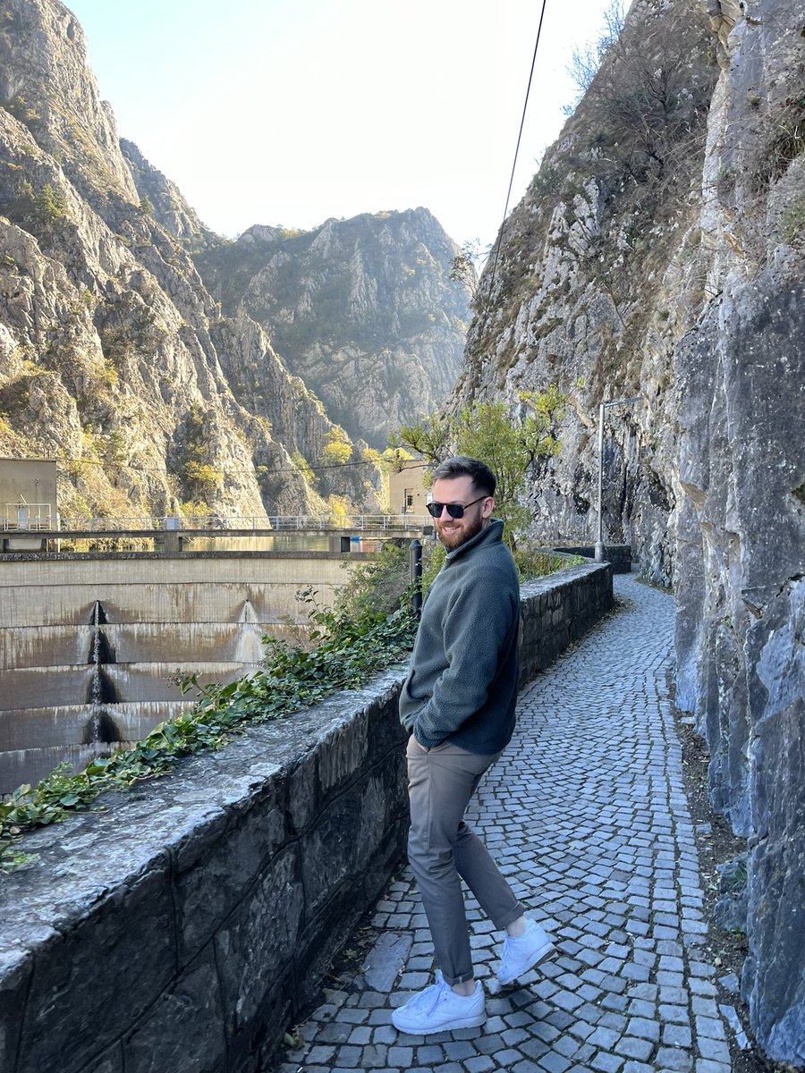 amikewhite's tweet photo. Can confirm I’m doing well https://t.co/Bxb1bRJQYu