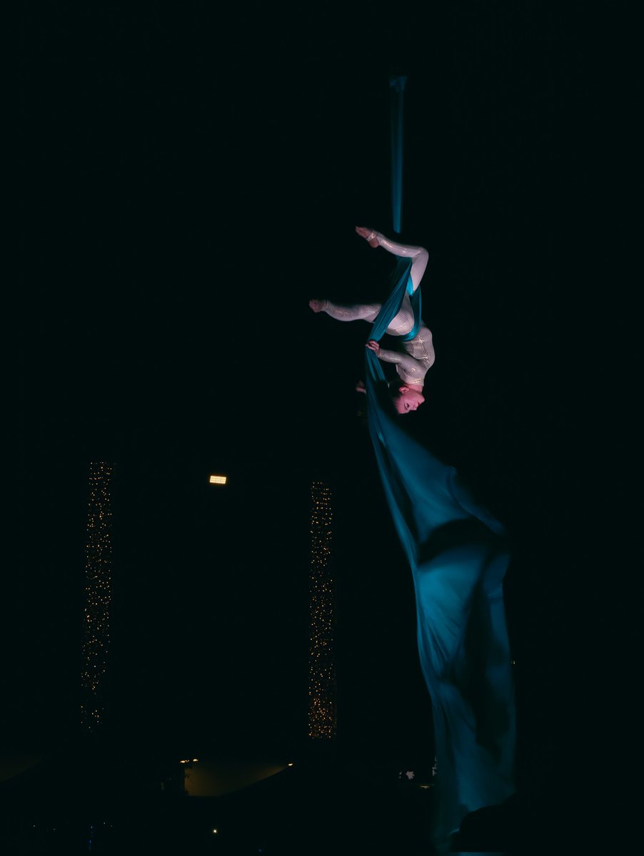 emmabphotos's tweet photo. Amazing aerialist β¨ Kings Square, Gloucester π
#gloucester #kingssquare #aerial #aerialist #performance #canonuk #photography #circus #PhotoModeMonday #photooftheday #Gloucestershire #visitgloucester #bbcradioglos #visitglosuk https://t.co/PjLu3kfPlv