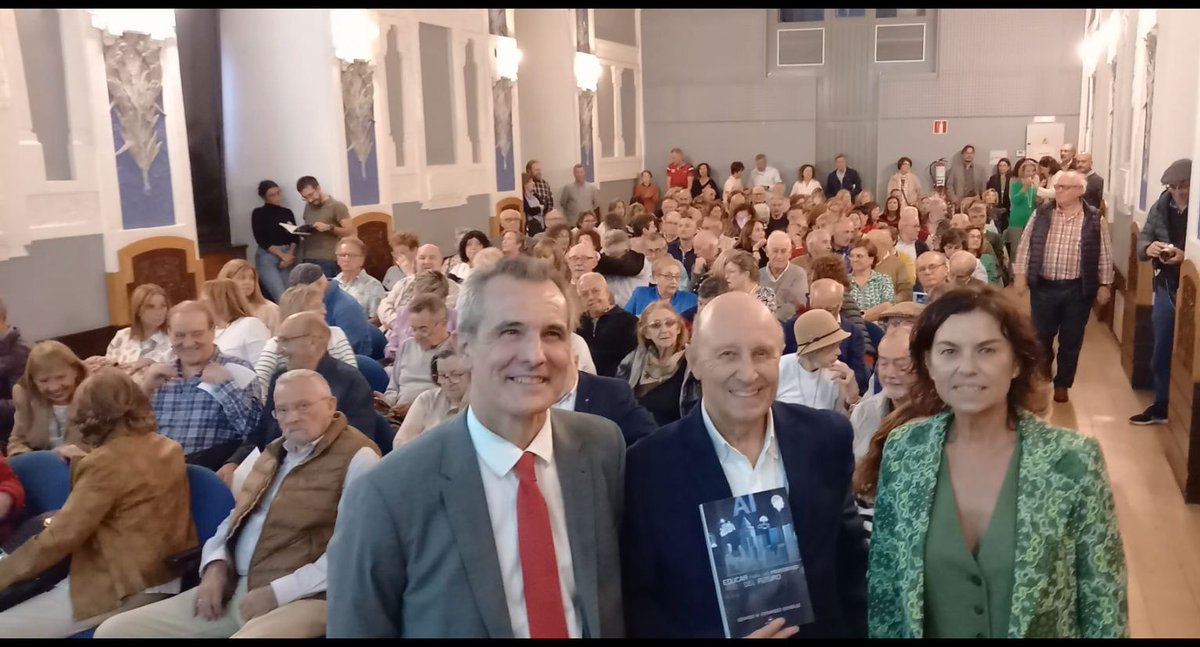 BeFerGo's tweet photo. Gran éxito la presentación del libro #Educar para las #Profesiones del #Futuro de Gerardo Fdez Glez en el Salón de Actos del Antiguo Instituto #Jovellanos de Gijón, gracias a la colaboración de @UNED y La Fundacion Municipal de Cultura, Educación y Universidad Popular de @gijon https://t.co/CY442mmjfL