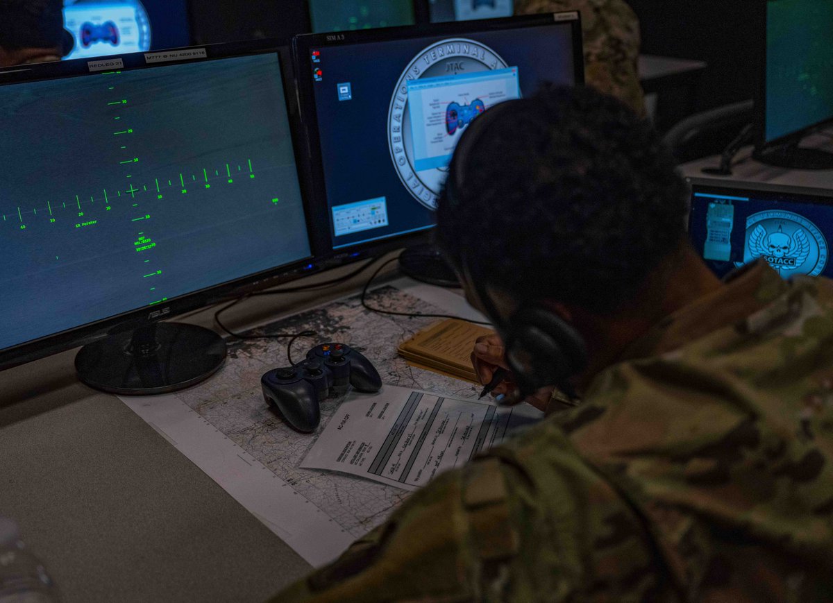AFSpecOpsCmd's tweet photo. Thank you to the Air Commandos who competed for the title of #AFSOCServiceMemberOfTheYear last week!
Our Air Commandos' diligence and spirit of camaraderie is integral to our mission's success. πͺ https://t.co/YrcVwvcWH8