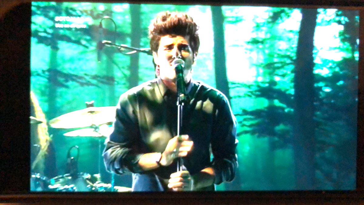 Amaia1113's tweet photo. -Mi novio me a regalado entradas para un concierto de Edward Cullen en el bosque!! Quien se viene? #OTGala0 https://t.co/W2O6odHDhQ