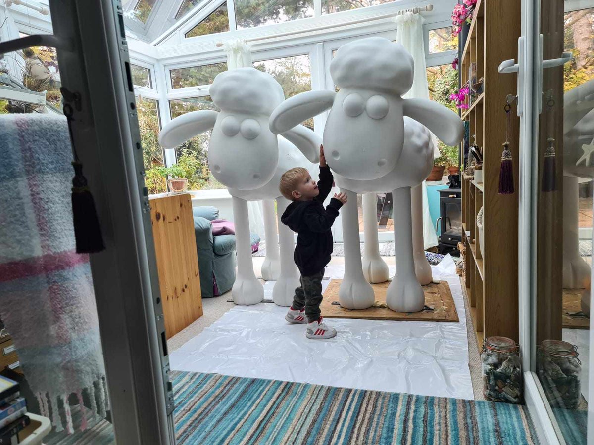 I could never say I have a dull job. Open studio all packed away, studio rejigged and 2 Shauns for Shaun the Sheep in the Heart of Kent trail delivered. Robbie already loves the 'sheep!' @shaunheartkent @aardman @wildinart . I can't wait to get #painting