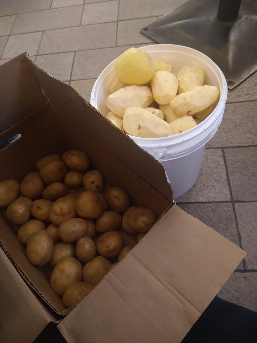 Had a great time at Missy's Family Restaurant in Woonsocket to help out for their annual Thanksgiving Meal served to homeless, elderly and veterans in the area!

#HappyThanksgiving