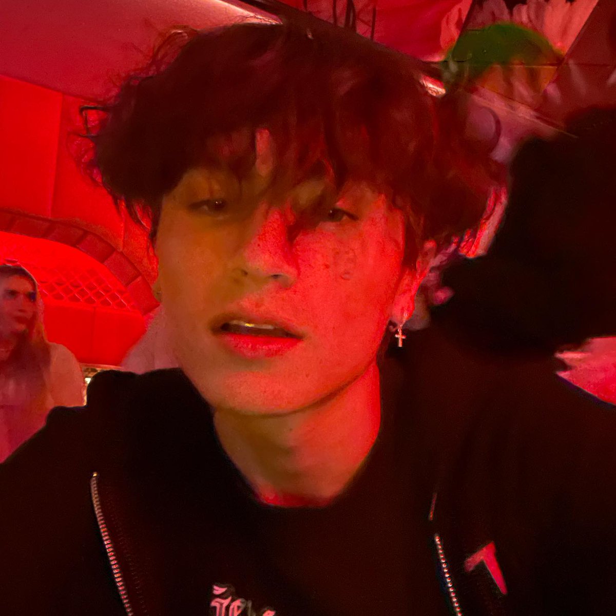 ⠀
ㅤㅤㅤ🌠ㅤㅤㅤׂㅤㅤㅤㅤ𓈒ㅤㅤㅤㅤﾞㅤㅤㅤ⭑

ㅤㅤㅤㅤ⠀#𝓝𝘐𝘎𝘏𝘛ㅤㅤ𝅄ㅤㅤ︖﹖ㅤㅤ✩͟͞  ̶

в один момент я сидел и занимался х̶у̶й̶н̶е̶й̶ домашним заданием, а уже в следующий — на спор пью в баре с двумя бешеными, потому что «нам стало скучно без тебя, джулиан».
⠀