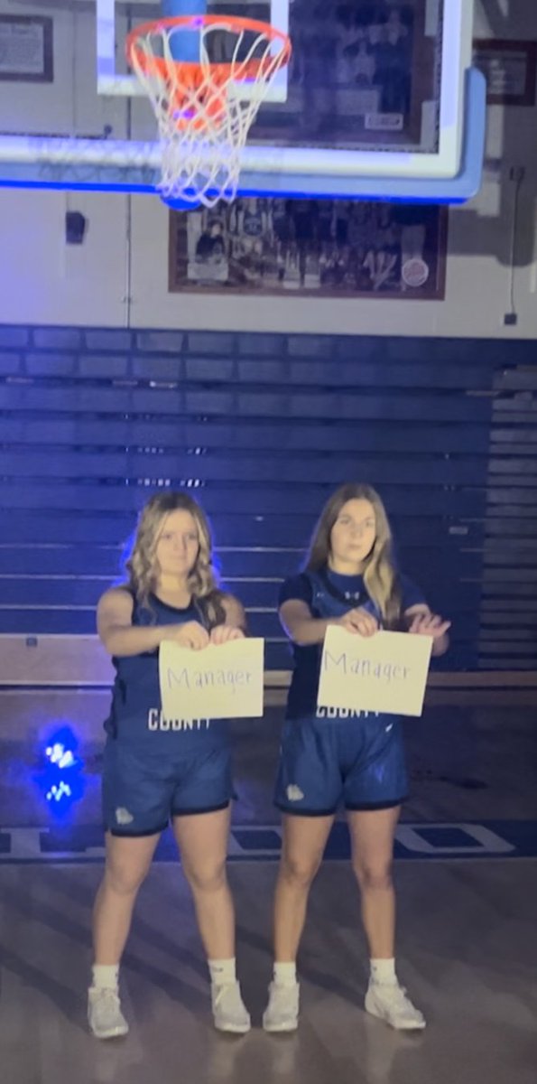 crista_thacker's tweet photo. Sneak peak in our photo shoot yesterday finally Abby and myself are no longer mangers we are ready to play. #7thGraders @ClintonBulldogs @FBCReign2029 @CoachVann35 @rfvann24 @alyxwhite_ @riseupsports1 @4thRegionHoops @AmberGuffey5 https://t.co/YDK7BF0miI