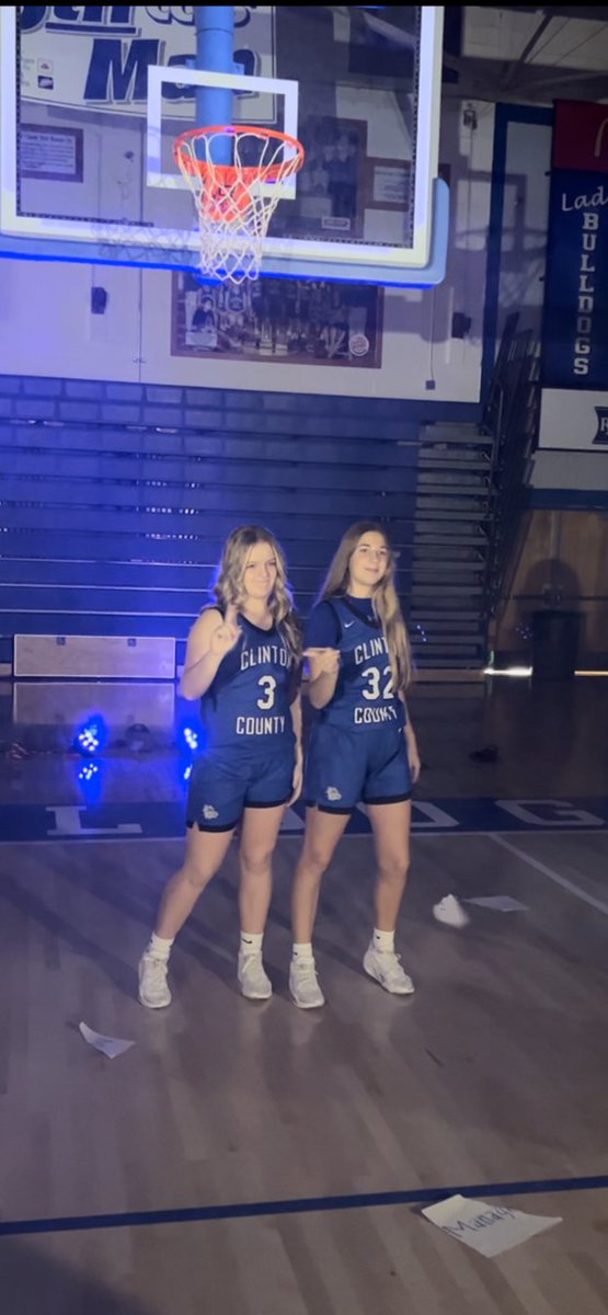 crista_thacker's tweet photo. Sneak peak in our photo shoot yesterday finally Abby and myself are no longer mangers we are ready to play. #7thGraders @ClintonBulldogs @FBCReign2029 @CoachVann35 @rfvann24 @alyxwhite_ @riseupsports1 @4thRegionHoops @AmberGuffey5 https://t.co/YDK7BF0miI