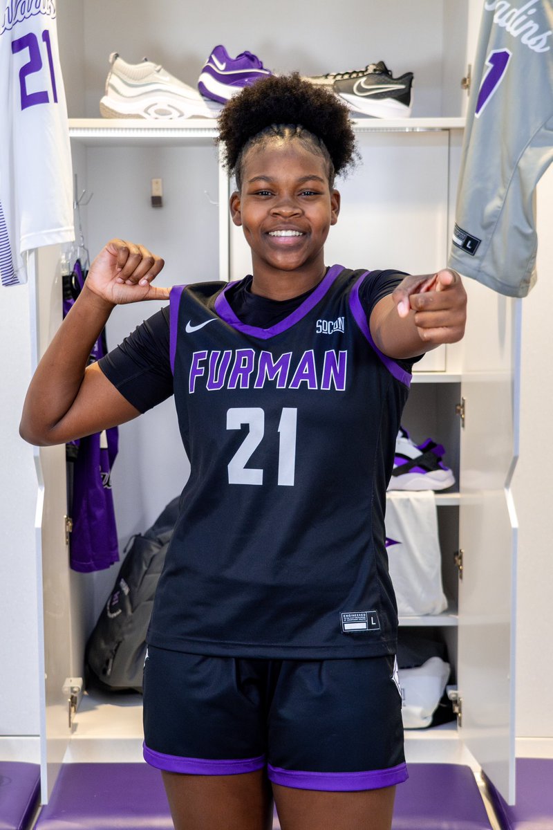 jaydabernard1's tweet photo. I had a great unofficial visit at @FurmanWBB  Thank you  to @Coach_Curtis_FU @CoachAmber_ @1lboogie22 @_CoachJohnson54 
and players for showing me love in the locker room! I enjoyed the campus views &amp; learning about the program. Can’t wait to get back on campus. @TbWbasketball1 https://t.co/GxSuE81CZC