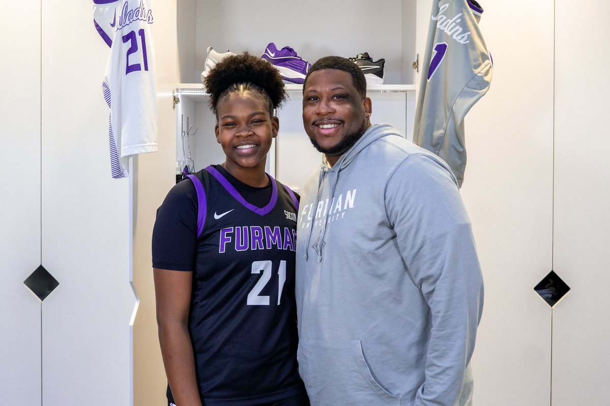 jaydabernard1's tweet photo. I had a great unofficial visit at @FurmanWBB  Thank you  to @Coach_Curtis_FU @CoachAmber_ @1lboogie22 @_CoachJohnson54 
and players for showing me love in the locker room! I enjoyed the campus views &amp; learning about the program. Can’t wait to get back on campus. @TbWbasketball1 https://t.co/GxSuE81CZC