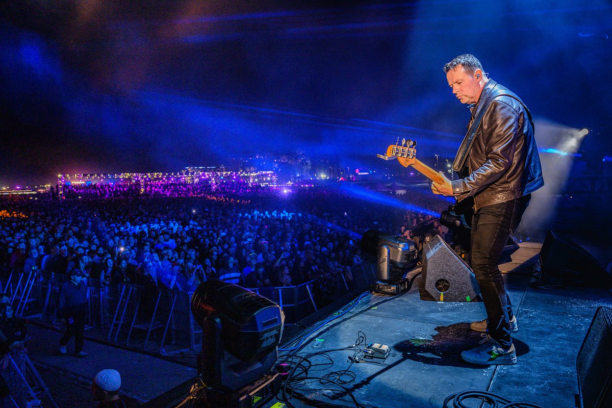 neworder's tweet photo. Saturday night on the beach at @darkerwavesfest.

#NewOrderLive 📸 Warren Jackson https://t.co/AWkLWlMG2H