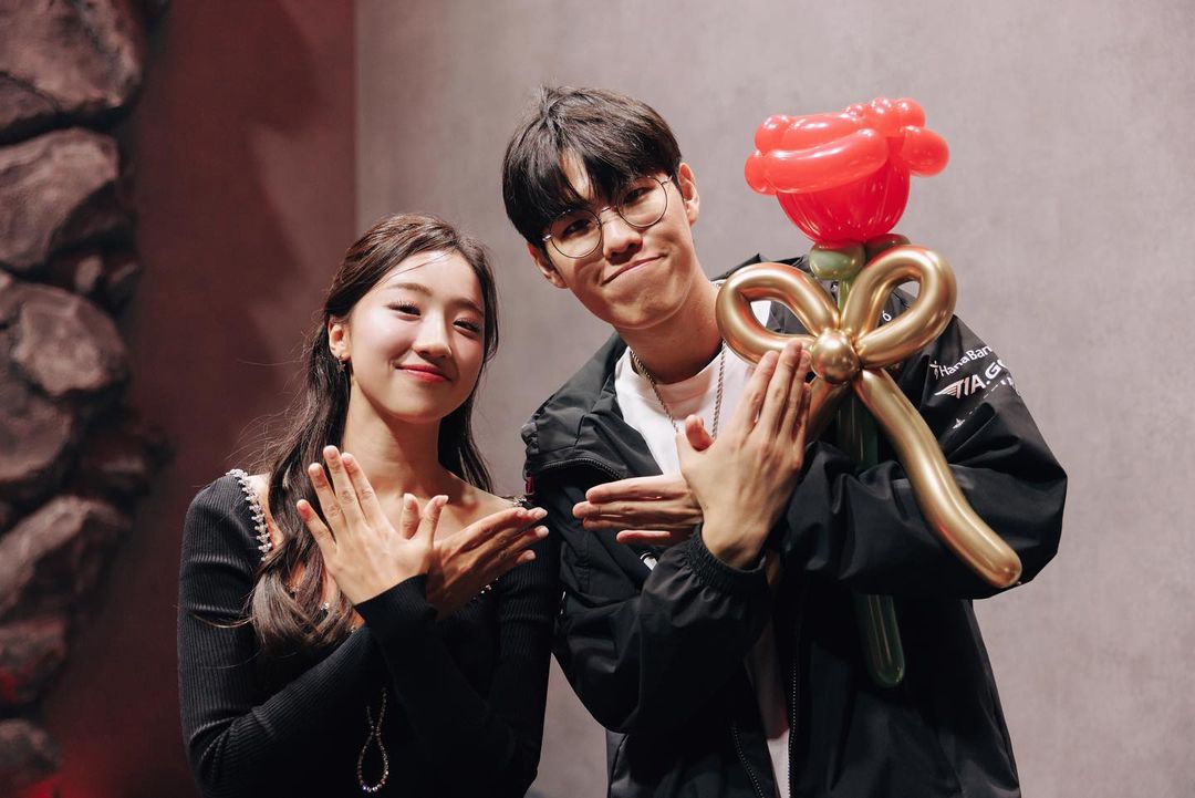 whppd1's tweet photo. lck announcer bae hyeji instagram post with #oner and #faker 📸: https://t.co/PG5rcUvs0q