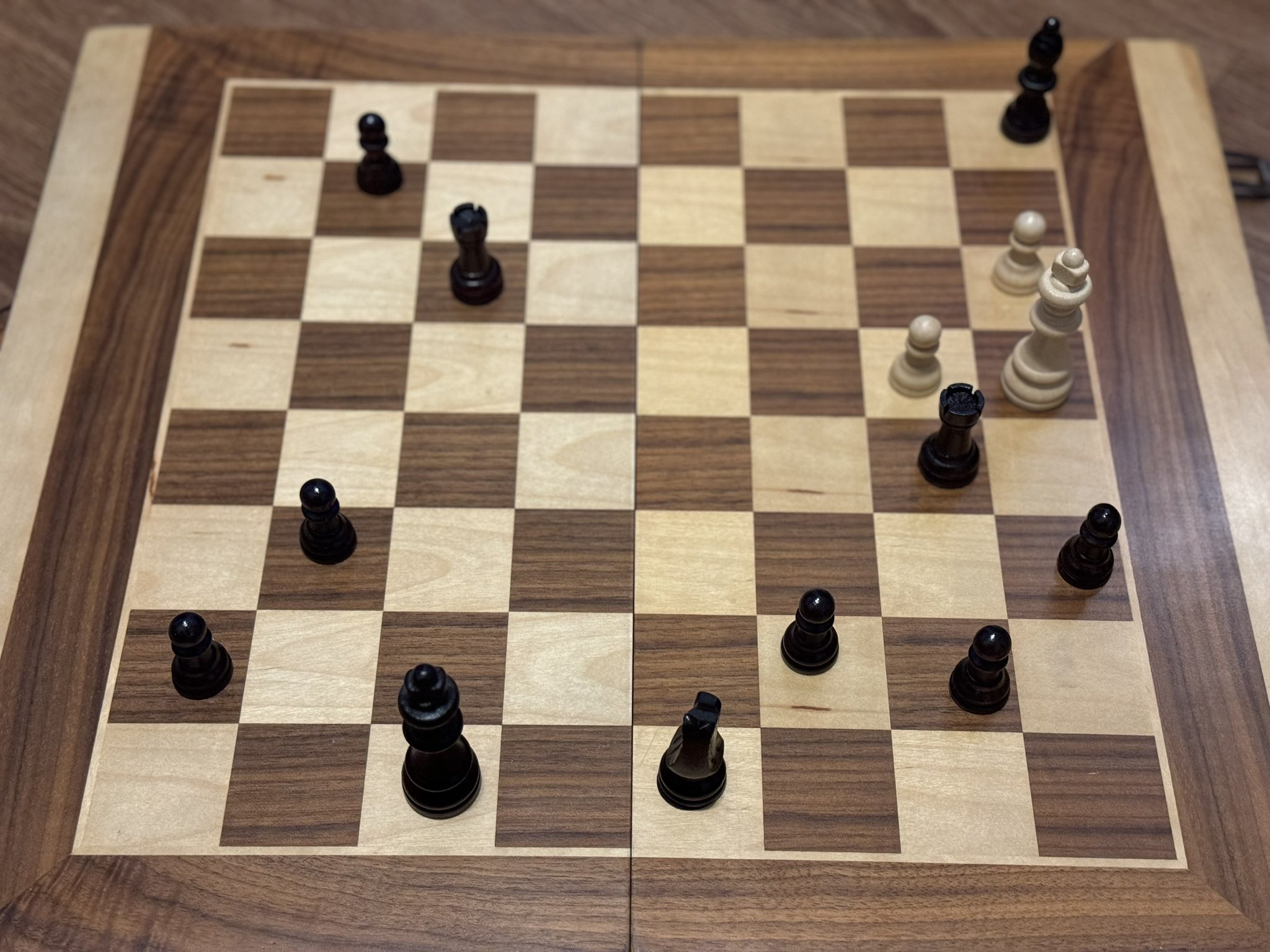 Jeff Nascimento on X: Meu primeiro empate no xadrez com o Matias  (brancas), cujo rei foi afogado ♟️  / X