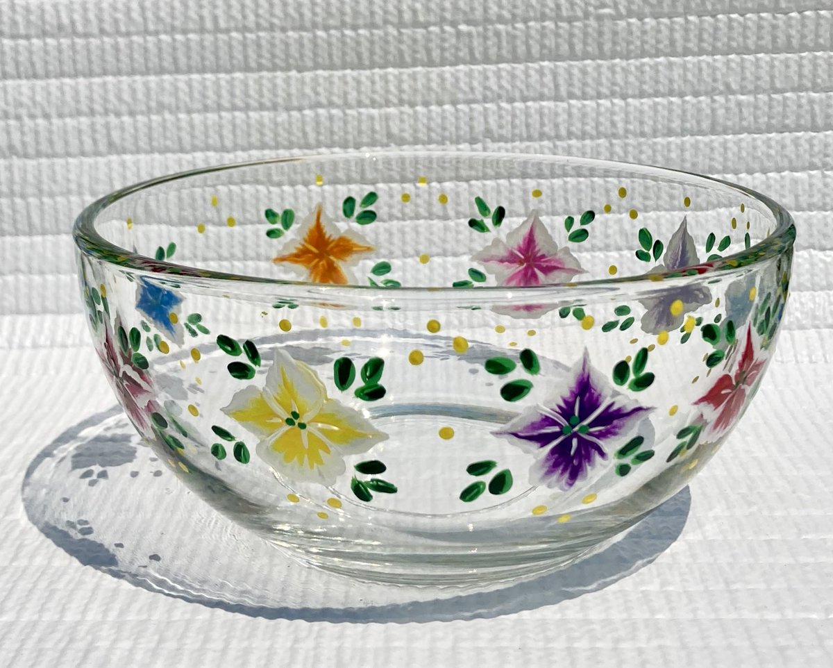 Hand painted floral bowl etsy.com/listing/147370… #floralbowl #candydish #homedecor #SMILEtt23 #ChristmasGift #giftsformom #giftsunder30