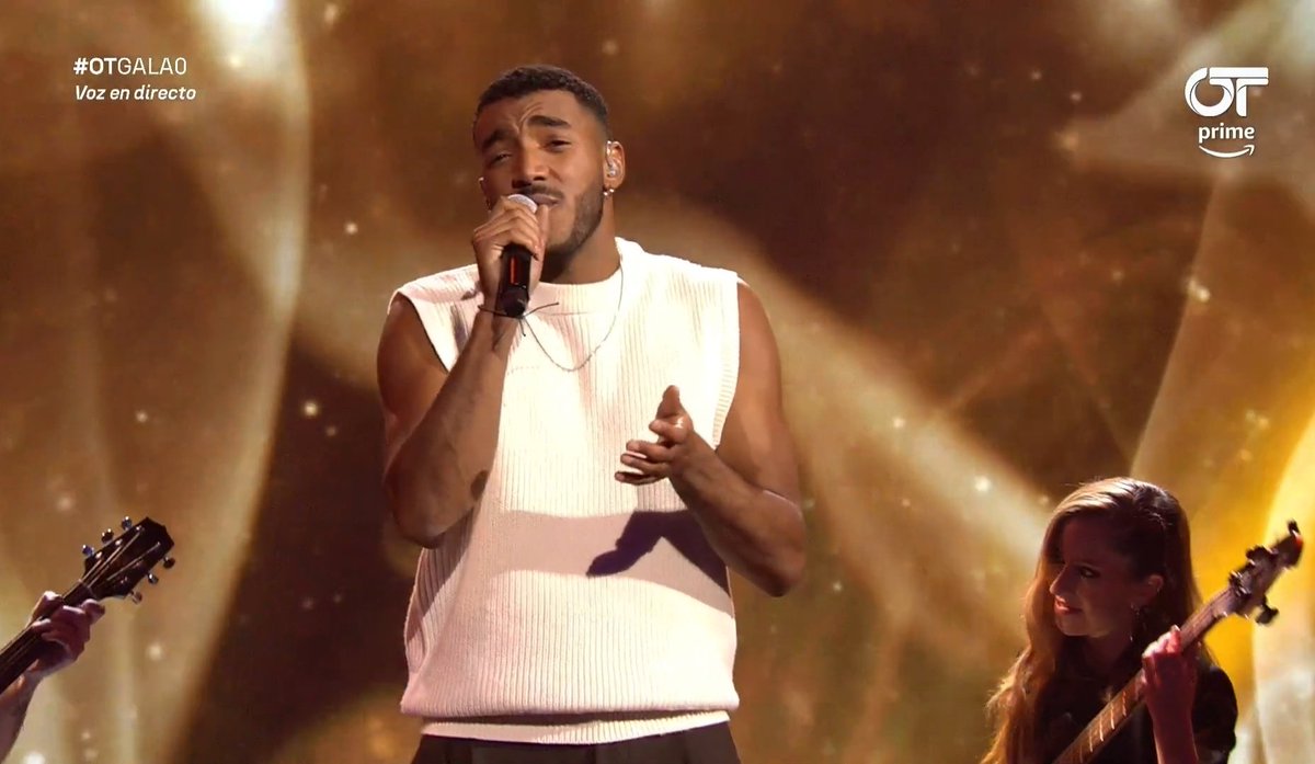 🎵 OMAR canta "Canela en rama"

♥️ si te ha gustado
#OTGala0
