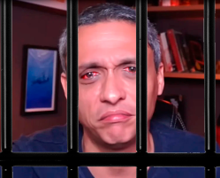 ThiagoResiste's tweet photo. PGR pediu PRISÃO de Gayer por racismo!!

Quem quer ver o racista ENJAULADO comenta aí: GAYER NA CADEIA

Peça a seus seguidores que comentem também: GAYER NA CADEIA!!