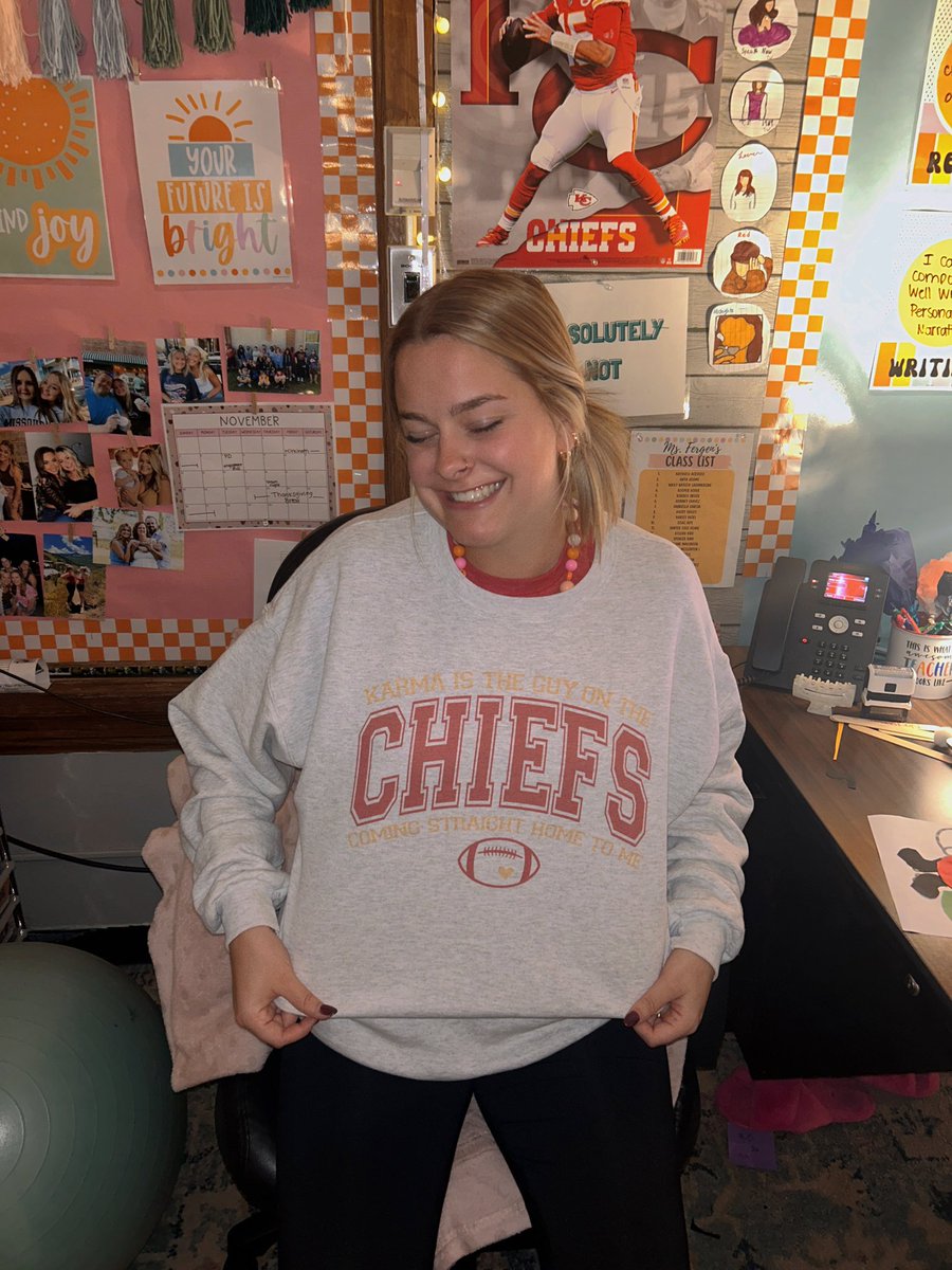 Big <a href="/taylorswift13/">Taylor Swift</a> and <a href="/tkelce/">Travis Kelce</a> fans over here in room 22!!! #youOTTtobehere #isdstrong #chiefs