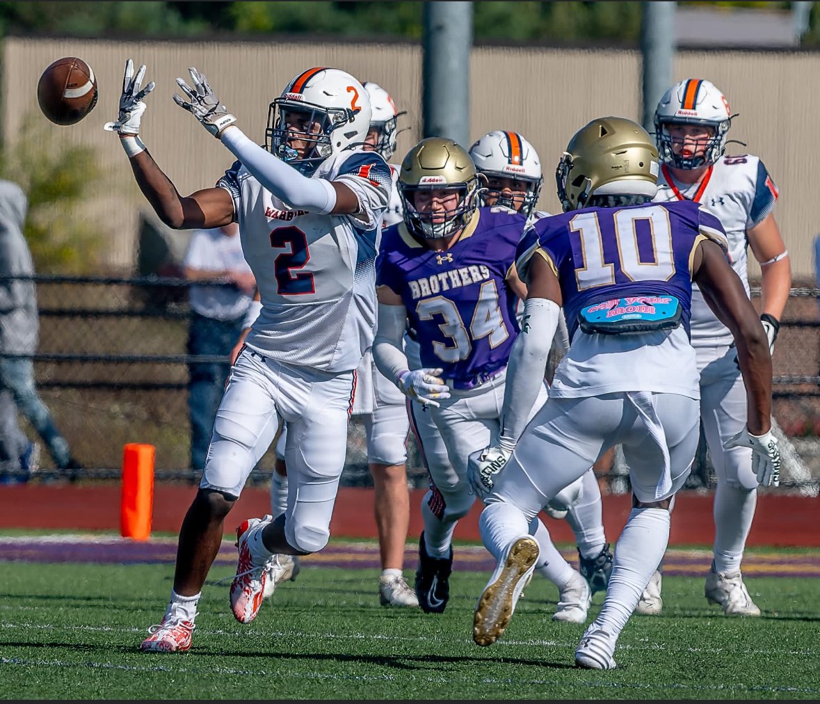 An amazing season thank you to @LCSDAthletics for a great 3 years and allowing me to continue my journey, looking forward to the next step in life. 10 Rec 121 yrds 2TD hudl.com/v/2Mbw1g