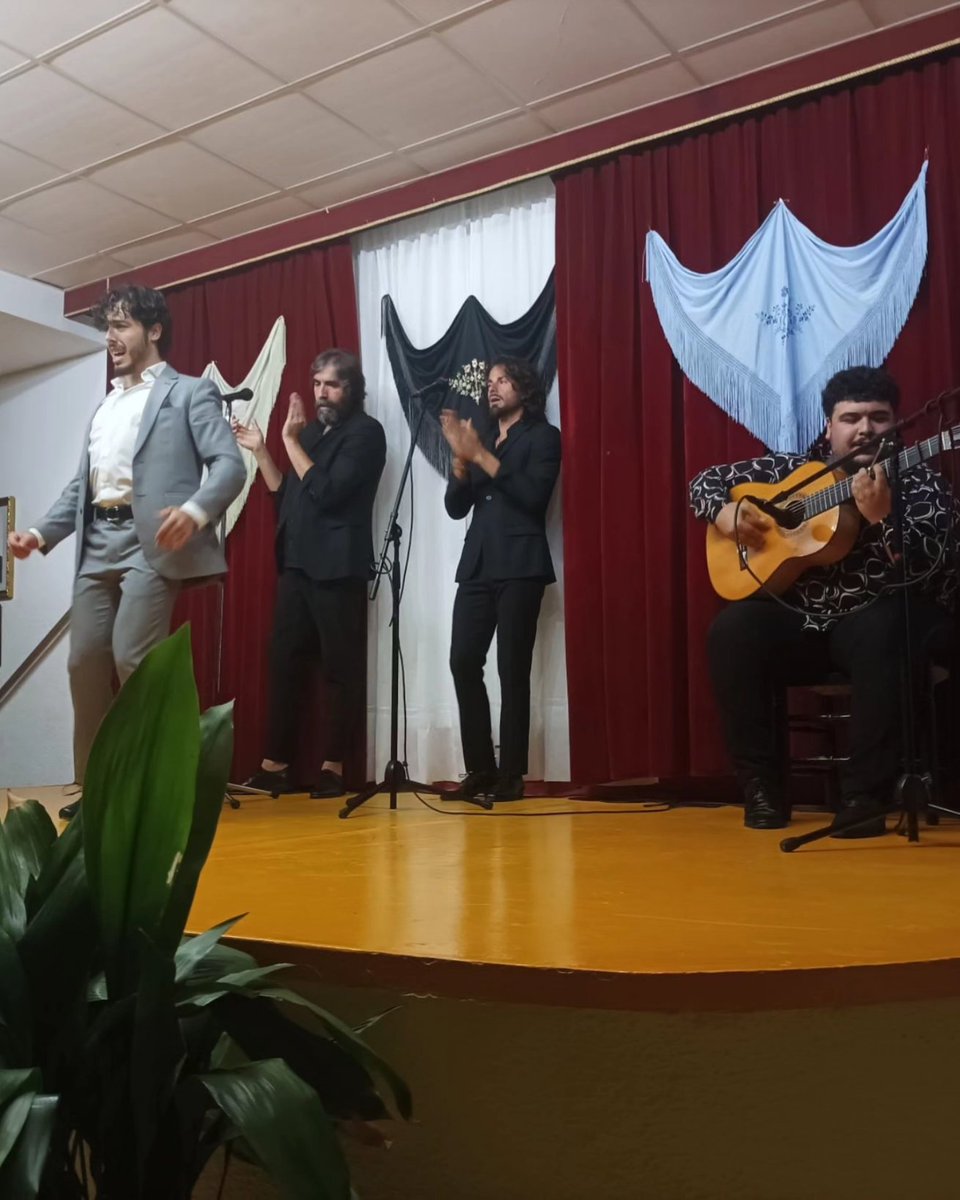 MairenaDecide's tweet photo. Maravillosa actuación este sábado 18. Actuación de Juan Tomás de la Molía al baile, al cante Jesús Flores y Niño de Gines, Daniel Mejías a la guitarra. Gracias a la @penaflamencalepanto  por organizar siempre unas jornadas increíbles. #culturamairenadecide https://t.co/70y4QQEL9g