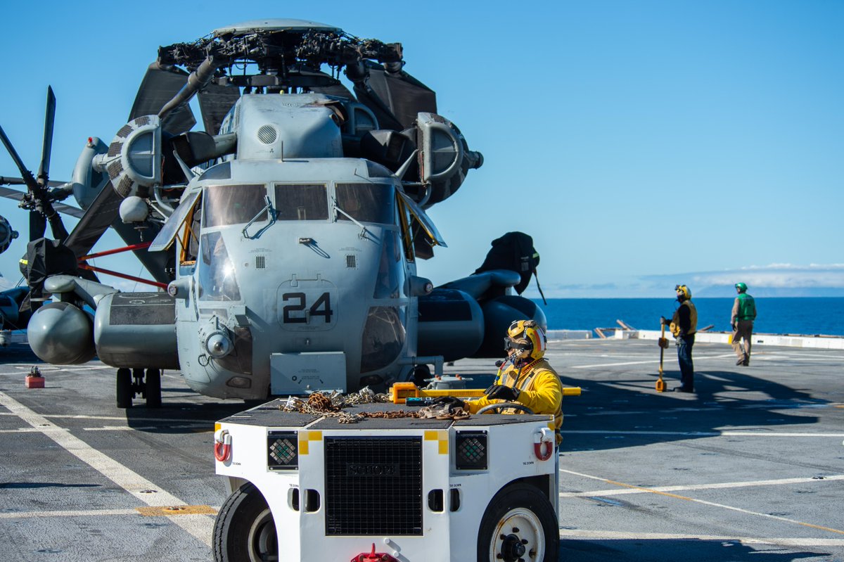 U.S. Navy tweet media