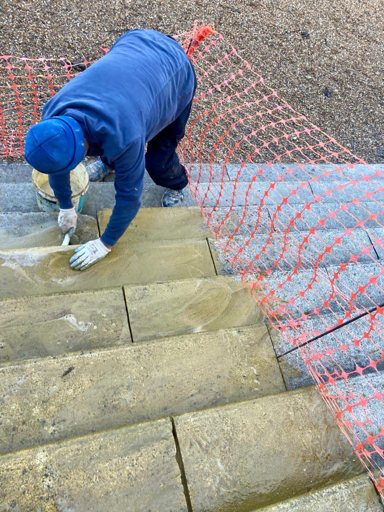 dunne_ltd's tweet photo. The magnificent Marlow Place, a grade 1 listed building, in the English Baroque style completed in 1721. Weโve been doing some minor works & repairs to the steps.
#EnglishBaroque #StepRepairs #Repoint #Heritage #HistoricBuilding #TraditionalCrafts #SympatheticRepair https://t.co/5YGm5mge16