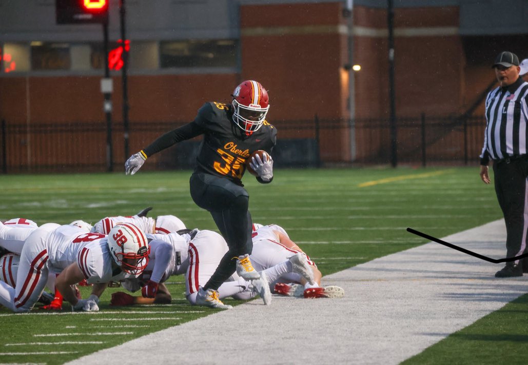 5’10,  200 pound True freshman RB in the transfer portal looking for his next home. Take a chance on me coaches and you won’t regret it.
#allglorytogod🙏🏾