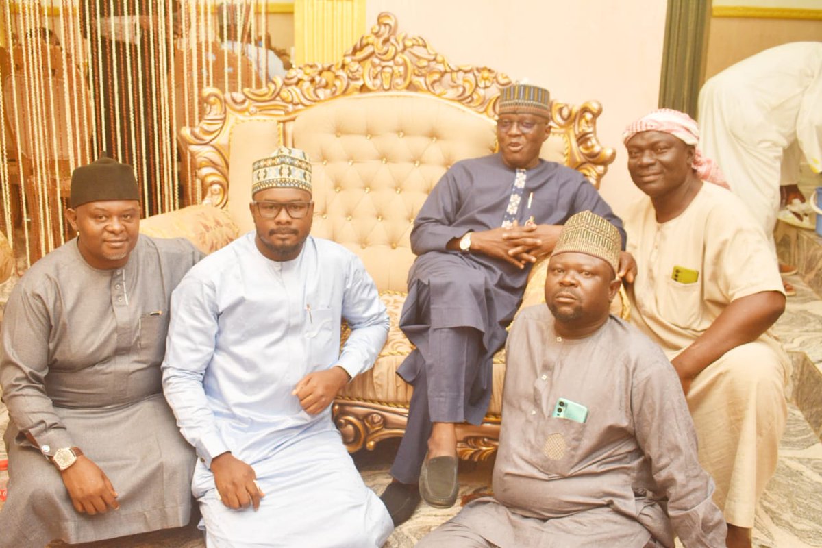 danfulanibuzu's tweet photo. Allah ya taimaki Sadauki ✊✊✊
Muna godiya da ziyara 
@ncfrmi_hfc
@AlBasheerAdvoc1 https://t.co/UsJxJ8tH7l