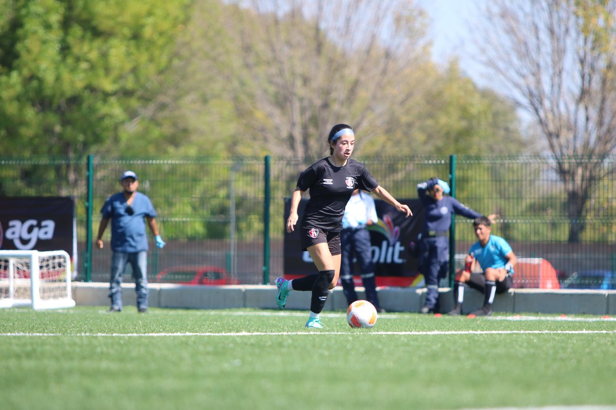 AtlasFCFemenil's tweet photo. Mucho talento y diversión en el ultimo día de la #CopaAtlasFC aquí en La Academia AGA❤️🖤
Más fotos y detalles en https://t.co/OlTg0j06hF https://t.co/DgCOFJgUQf
