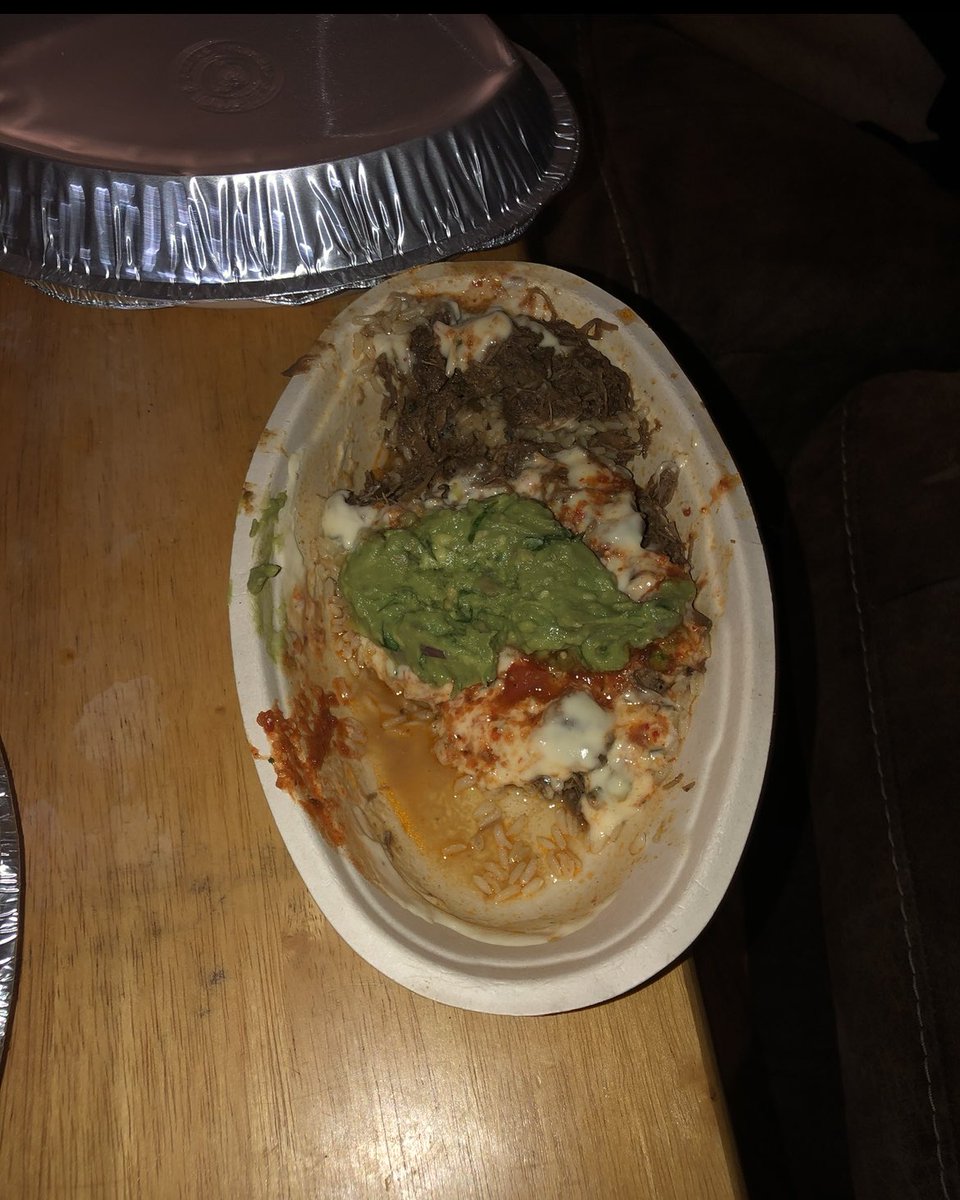 joemadsen2's tweet photo. @LEGOR2D2scream 2 bowls here. Untouched. What’s our plan of action? https://t.co/BFP9eKHZso