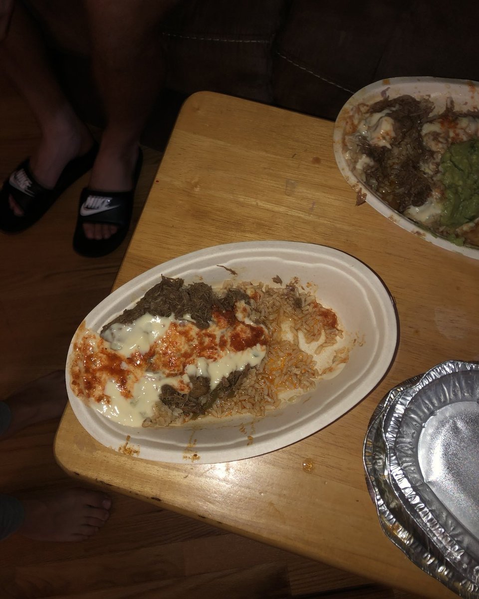 joemadsen2's tweet photo. @LEGOR2D2scream 2 bowls here. Untouched. What’s our plan of action? https://t.co/BFP9eKHZso