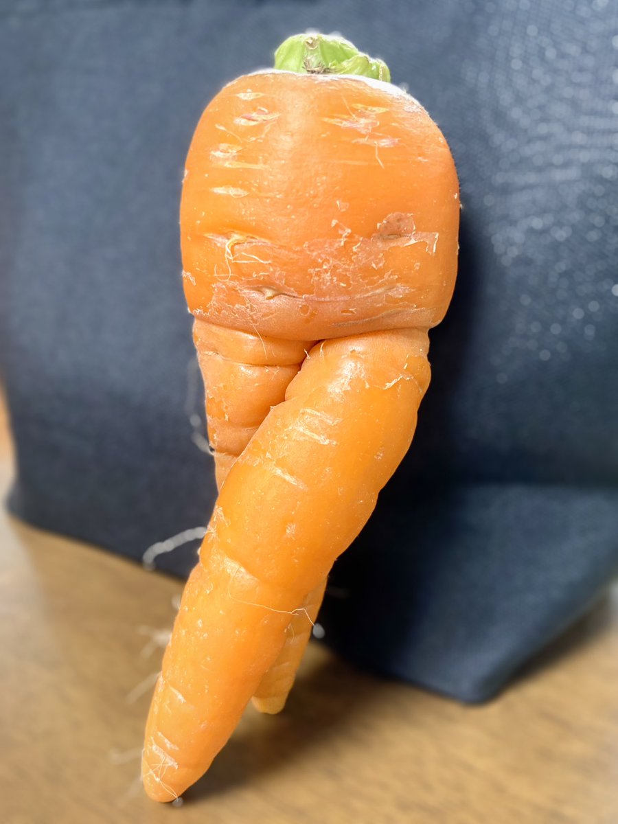 kangshen1975's tweet photo. セクシー人参🥕 https://t.co/3k6NYJaZiS