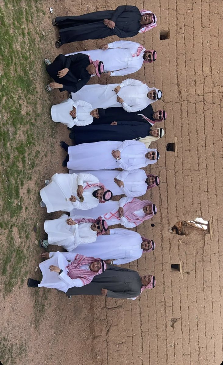 almostgdh's tweet photo. في هذا اليوم المبارك الاثنين ١٤٤٥/٥/٦ قام الأستاذ والمربي الفاضل راشد عبدالله الحسن التميمي وأخيه وأولاده وأولاد أخيه محمد رحمه الله بزيارة مباركة لمسقط رأسهم وديرتهم الغالية المستجدة ابتهج الجميع بهذه الزيارة الطيبة فالوفاء لأهل الوفاء زيارة موفقه نأمل أن تتكرر منهم ومن غيرهم https://t.co/Tg65nVeLSp