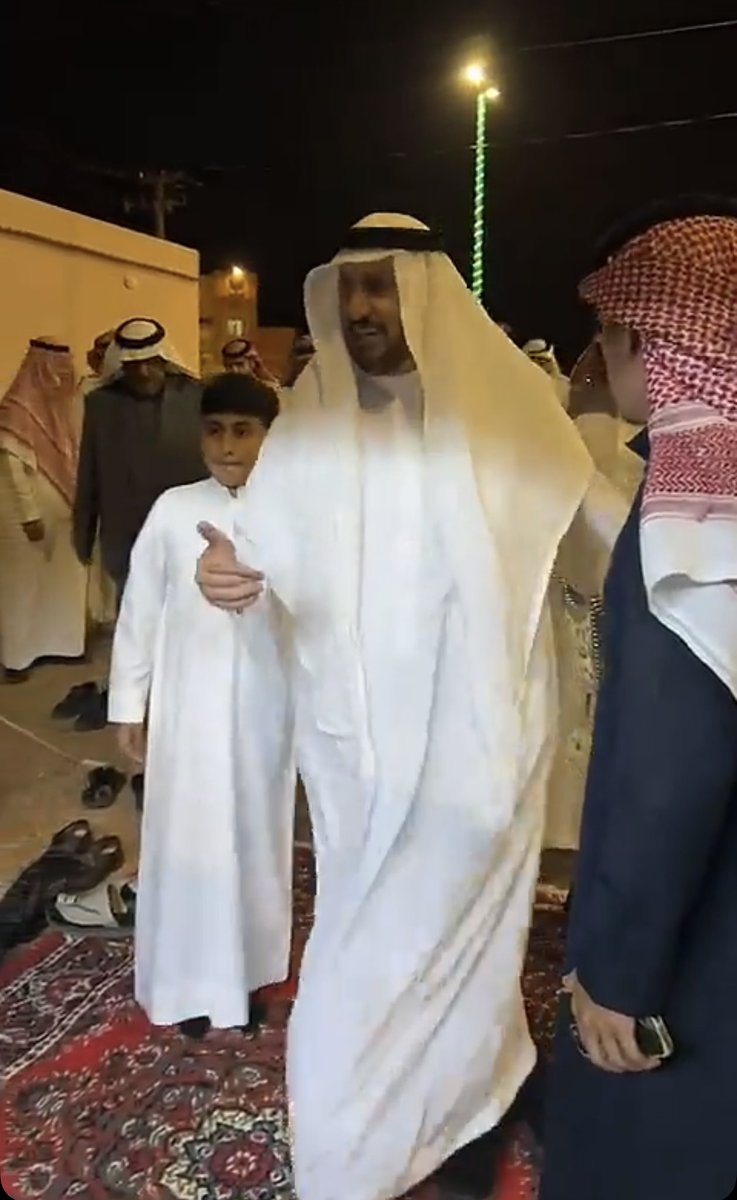 almostgdh's tweet photo. في هذا اليوم المبارك الاثنين ١٤٤٥/٥/٦ قام الأستاذ والمربي الفاضل راشد عبدالله الحسن التميمي وأخيه وأولاده وأولاد أخيه محمد رحمه الله بزيارة مباركة لمسقط رأسهم وديرتهم الغالية المستجدة ابتهج الجميع بهذه الزيارة الطيبة فالوفاء لأهل الوفاء زيارة موفقه نأمل أن تتكرر منهم ومن غيرهم https://t.co/Tg65nVeLSp