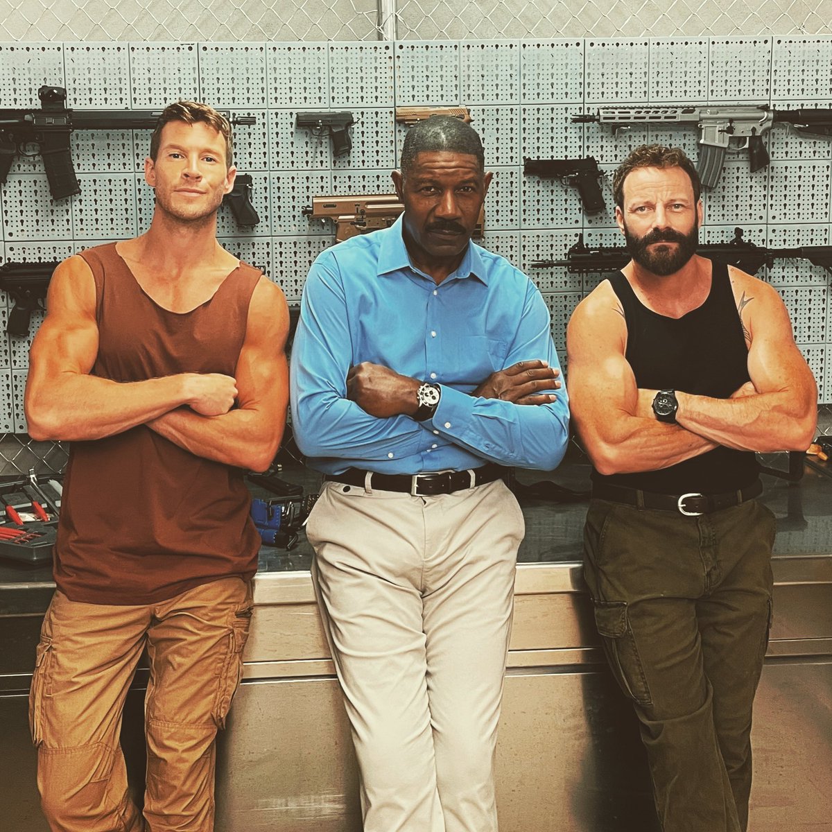 CollinsChadM's tweet image. Arms-and-dangerous 🎯
@SniperFilms #SNIPER G.R.I.T.
With @DennisHaysbert @RyRobbins 
•
#actionmovies #actionmovie #action #actor #actors #actorslife #actorlife #onset #bts #setlife #behindthescenes #acting #actinglife