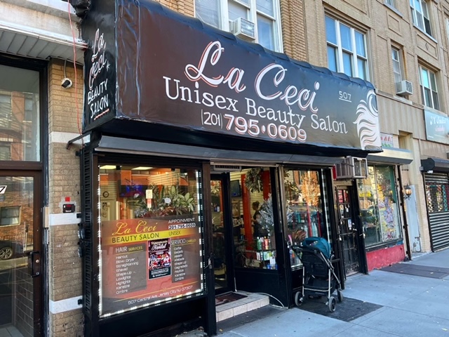 CentralAveSID's tweet image. WOW, have you seen this new beautiful hand-painted sign at La Ceci! It’s great to see businesses investing in their storefronts!! ✨💇‍♀️

La Ceci Beauty Salon- 507 Central Ave; (201) 795-0609

#newsign #handpaintedsigns #smallbusiness #jcheights