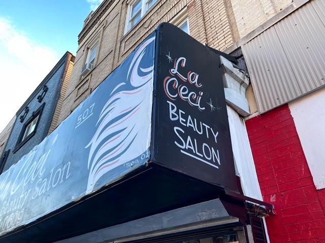 CentralAveSID's tweet image. WOW, have you seen this new beautiful hand-painted sign at La Ceci! It’s great to see businesses investing in their storefronts!! ✨💇‍♀️

La Ceci Beauty Salon- 507 Central Ave; (201) 795-0609

#newsign #handpaintedsigns #smallbusiness #jcheights