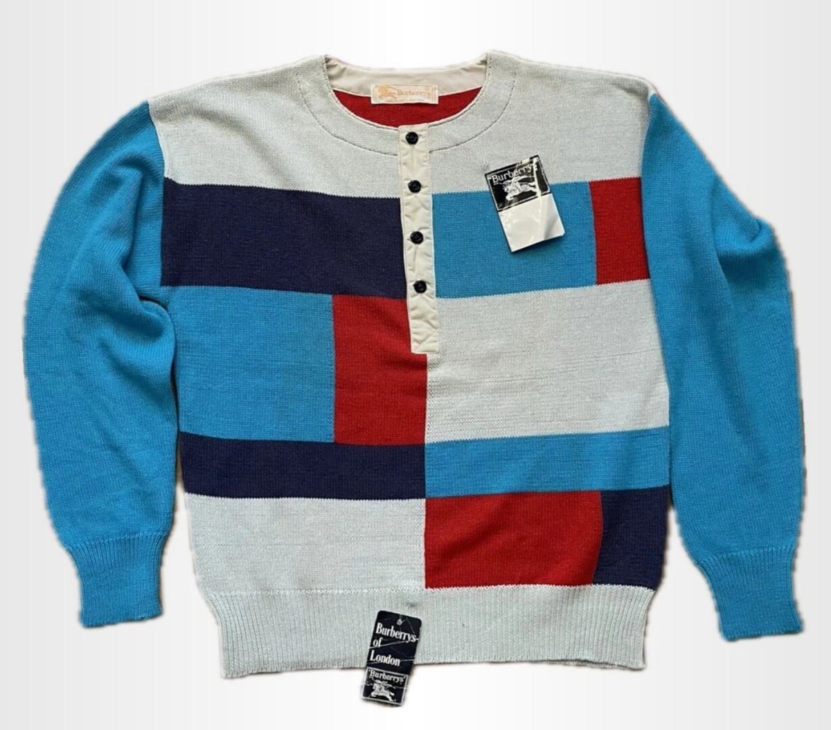 Patrici66221665's tweet photo. Burberrys vintage sweater 
https://t.co/AlH0wNCuDE https://t.co/twljeMZsXc