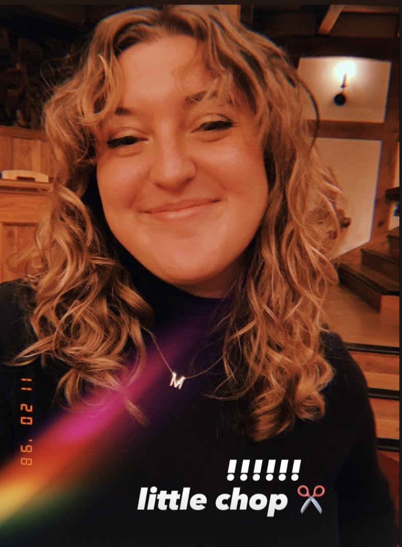 not on here much anymore but cut my hairrrrr!!!!! anyhow