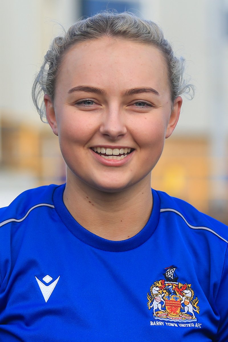 PerryDobbins1's tweet photo. A privilege to be asked to photograph player 'head shots' for @btuwomenfc. https://t.co/aociozIbpP