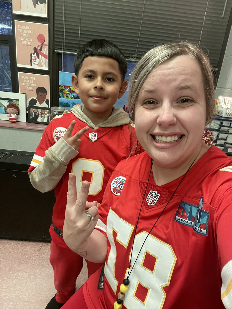 mrsgorman3TE's tweet photo. Repping the @Chiefs all day! #isdstrong #3TEPride https://t.co/BFAVXG7oqY