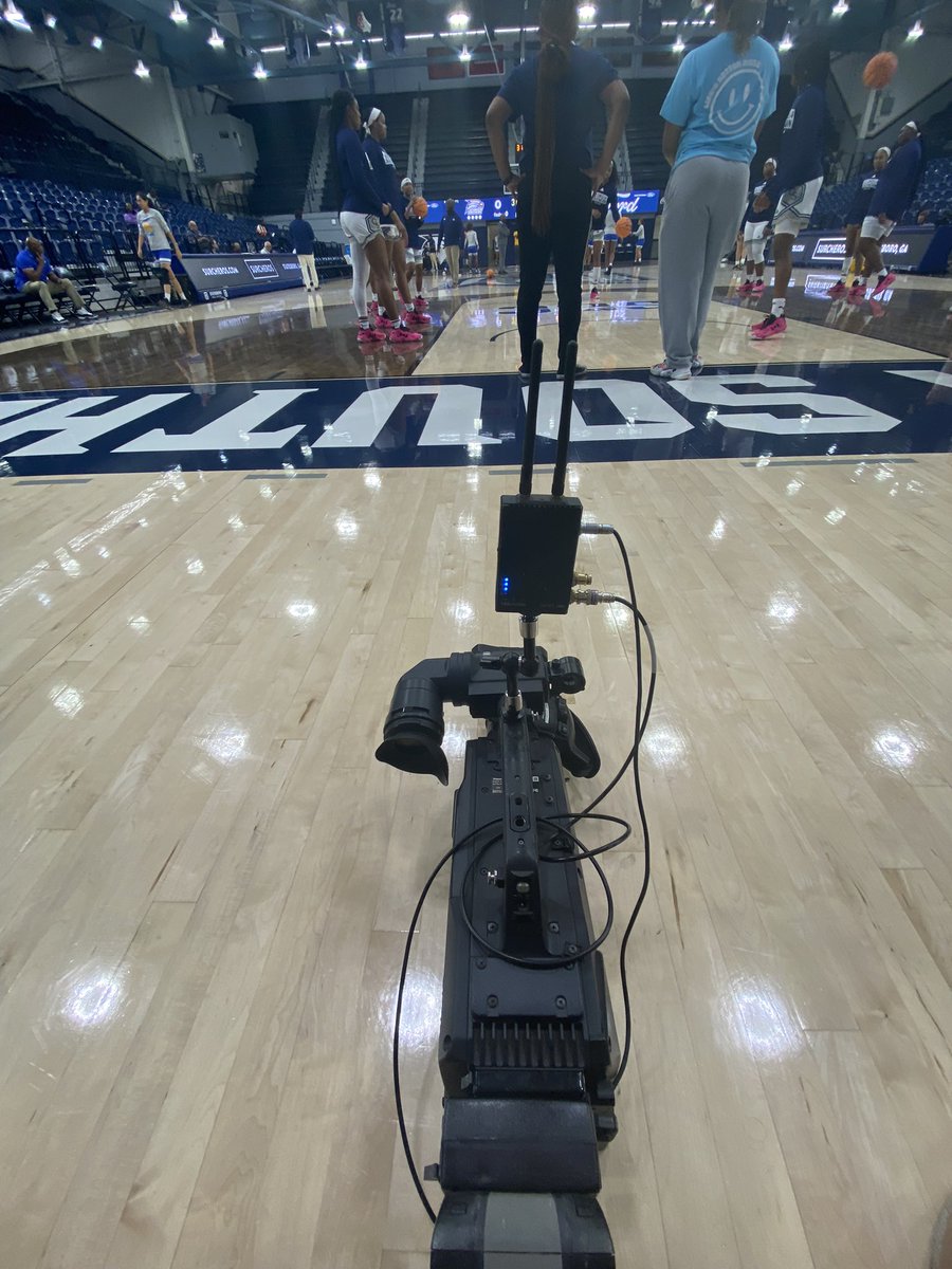 JamesRowe25's tweet photo. Back inside Hanner Fieldhouse for Albany St vs Georgia Southern. 6 ET on ESPN+ #GATAProductions https://t.co/BO2r3yW7rd