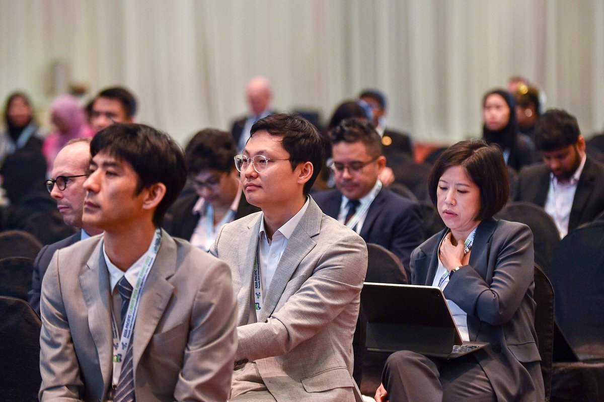 IFC_EAP's tweet photo. ๐Asia Pacific Climate Week in #Malaysia concluded on Friday, bringing together @IFC_org and @WorldBank staff and other climate thought leaders to discuss solutions to the climate crisis ahead of #COP28. Here are some highlights from the second half of the week. #APClimateWeek https://t.co/opa685Vlxo