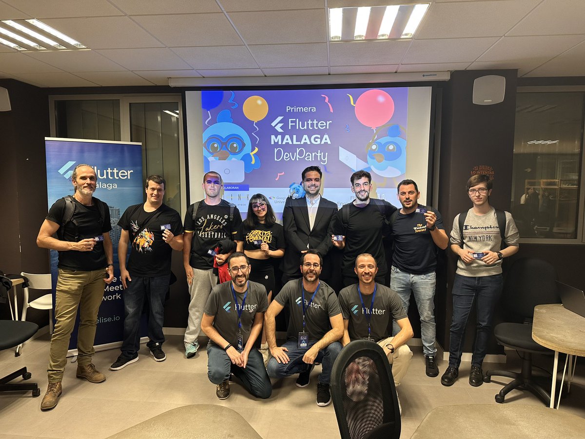 gaby_dev's tweet image. Ya pasado el fin de semana, habiendo descansado y echando un vistazo a las fotos de la pasada #FlutterMalagaDevParty solo puedo decir #ThanksFlutter y gracias a mis compañeros co-organizadores de la comunidad @FlutterMalaga, @wiefel4 @Anullos42 @Beelzenef_ !!