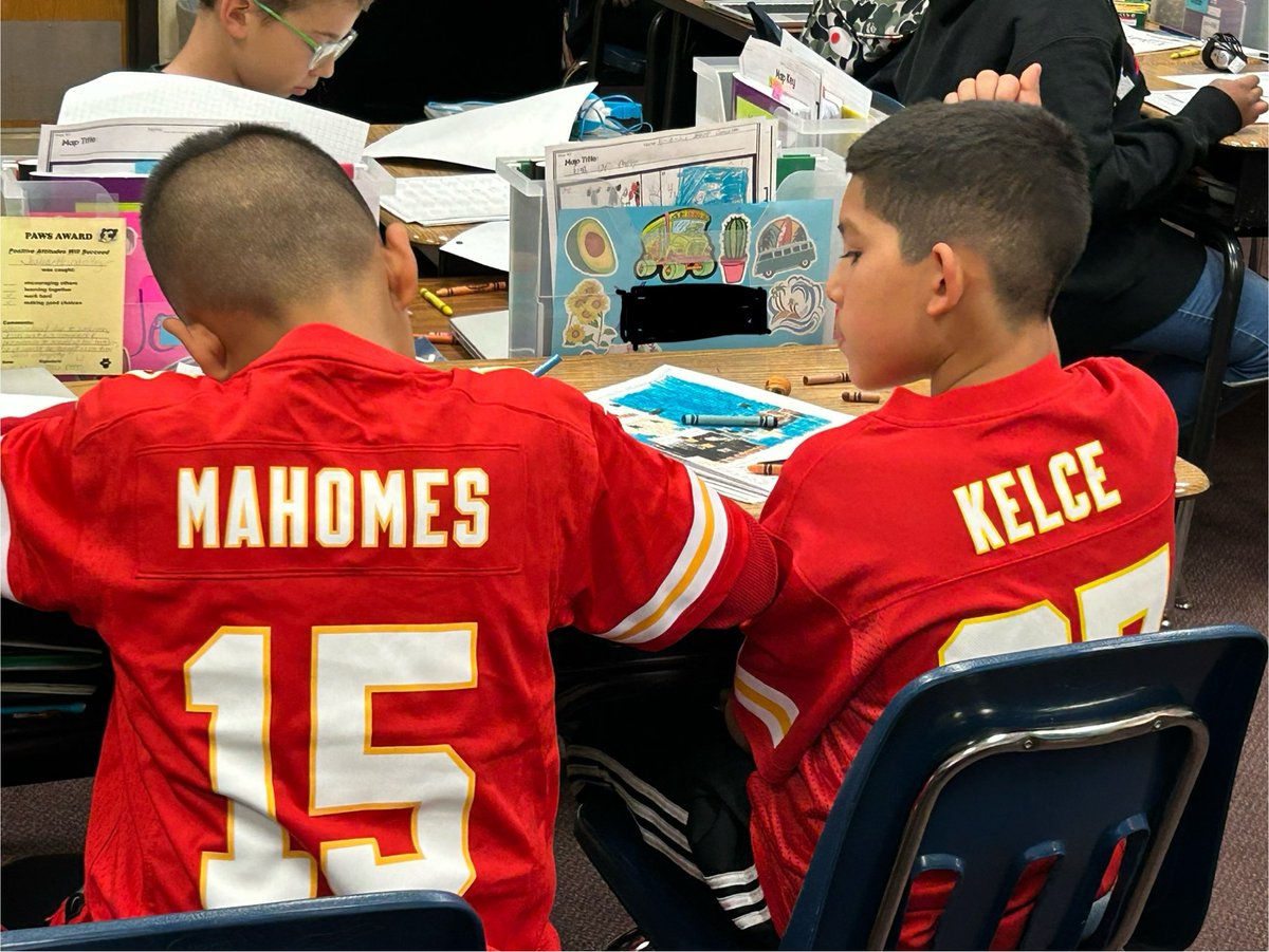 It was a great day of learning at ⁦<a href="/DodgeUSD259/">Dodge Literacy Magnet</a>⁩ today. It was fun to see the future of the ⁦<a href="/Chiefs/">Kansas City Chiefs</a>⁩ deeply involved in their literacy work. Thank you to our ⁦<a href="/WichitaUSD259/">Wichita Public Schools</a>⁩ staff for investing in the future of all our students, including student athletes!