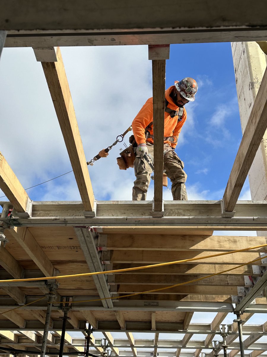 MidAmCarpenters's tweet image. #Local272 Union Carpenters are forming, shoring and decking the final floor for the hotel at Wind Creek Casino in Homewood, IL! Best Trained, Most Productive! #MidAmCarpenters #UnionStrong