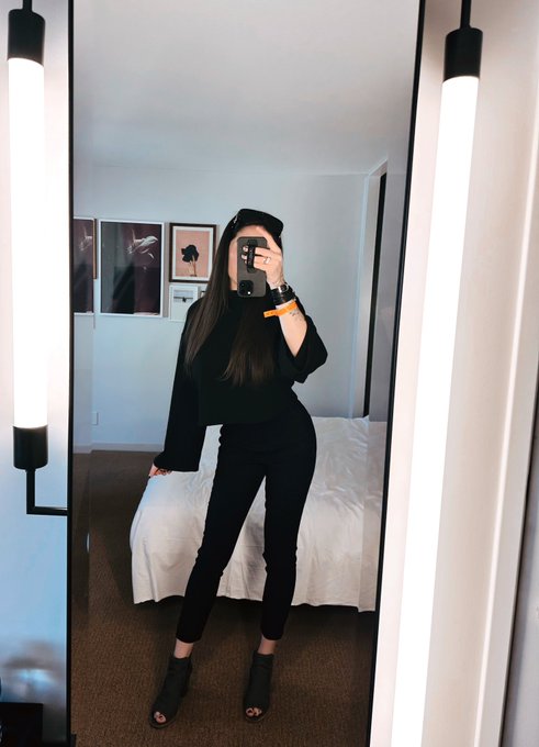 I&rsquo;ll drain you of everything you own. money, assets, dignity, EVERYTHING 🖤 https://t.co/saNEXPu0j0