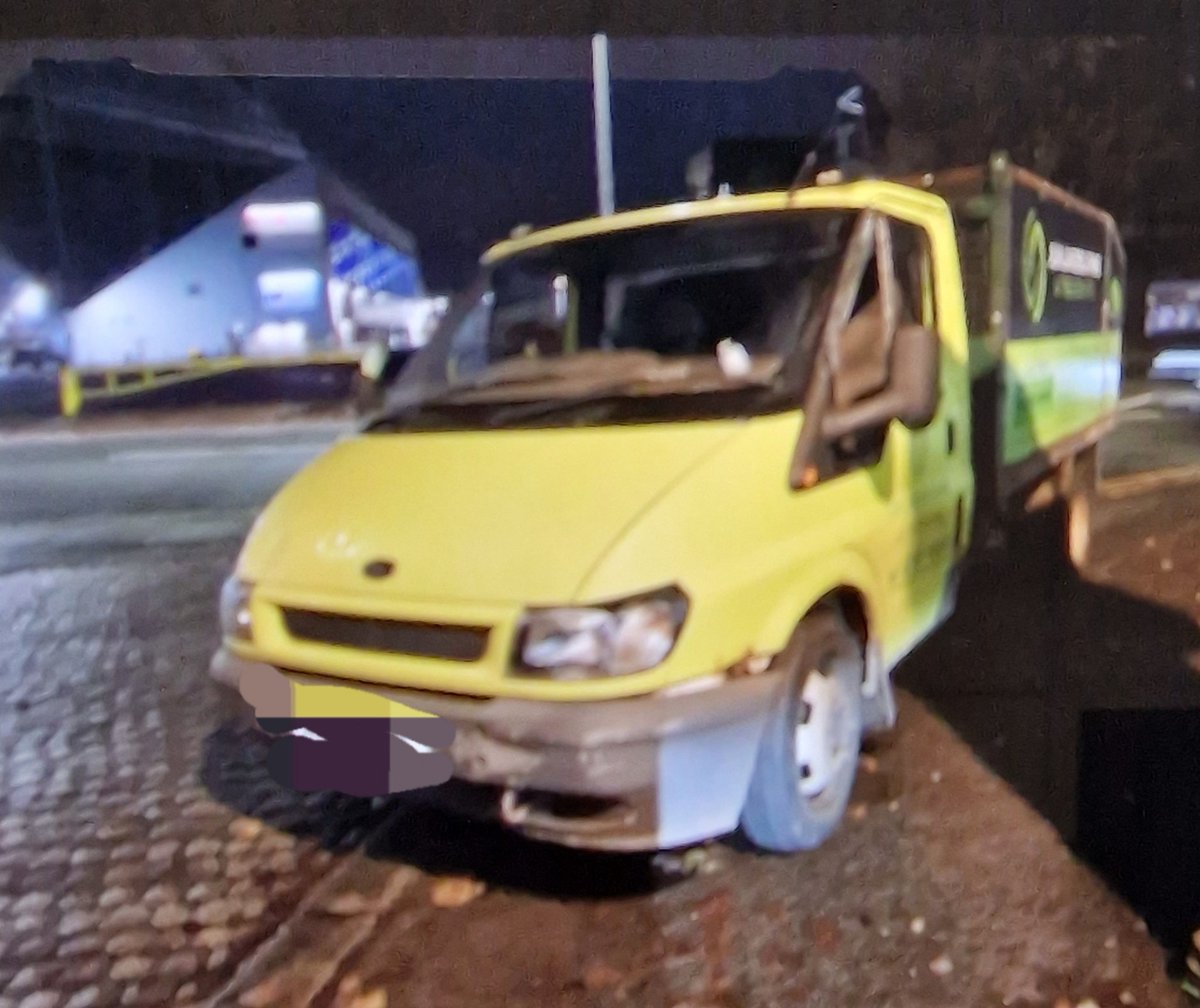 Vehicle stopped in Preston. 

The driver tested positive for Cocaine and was arrested.

TOR's issued for defective tyres 

Vehicle seized for no insurance and no licence 

Vehicle seized #S165RTA 

#DriveInsured #Fatal5 

#T3RPU #SpecOps