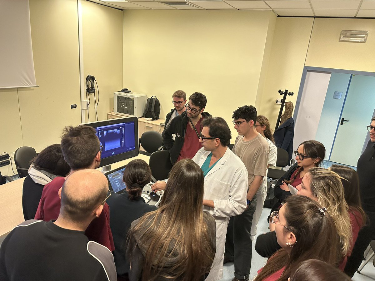 SRAnesthesiaICU's tweet photo. First lesson to #anesthesia #icu first year residents by @md_monaco on ultrasound #POCUS 

and we now move to the #simulation lab of @MyUniSR for a three days crash course by @GiacomoMonti et al https://t.co/0gE3xAJdnk
