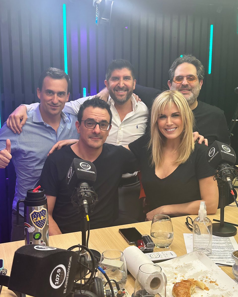 vivicanosaok's tweet photo. @Observador1079
#Viviana1079
#ElRebaño
Hoy con amigos
Analizando la elección!!!
@JorgeGiacobbe
@javierlanari
@ezequielmauro
#dragani
#bombi https://t.co/uBLgsq7cEO