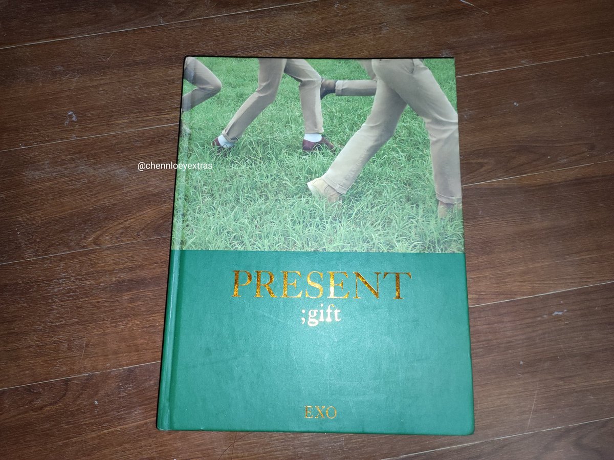 chennloeyextras's tweet photo. 🔖 wts lfb ph chen chanyeol :

🟢 EXO: Exploration Concert Photobook + Live Album 
- unsealed but with complete inclusions (see photo)
Php 1,400

🟢 EXO Present ; Gift Photobook
- unsealed, w/o postcards
Php 1,100

negotiable! mop: gcash 
dm me for more inquiries. tysm! 🤍 https://t.co/fD5GEhOVwO